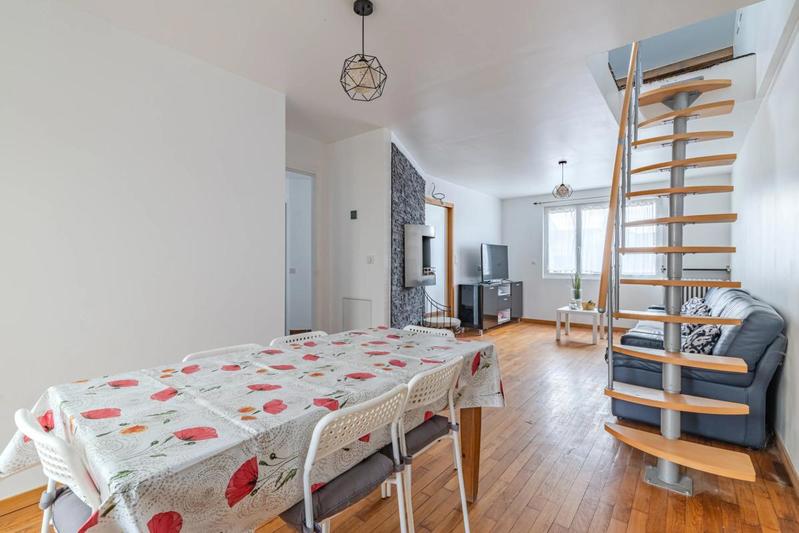 Maison - 95 m² - 4 pièces