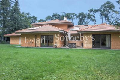 Maison - 354 m² - 8 pièces