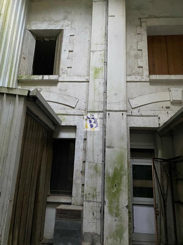 Immeuble - 1 326 m²