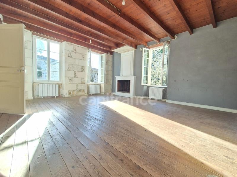 Maison - 260 m² - 7 pièces