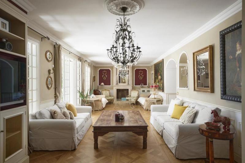 Villa - 350 m² - 7 pièces