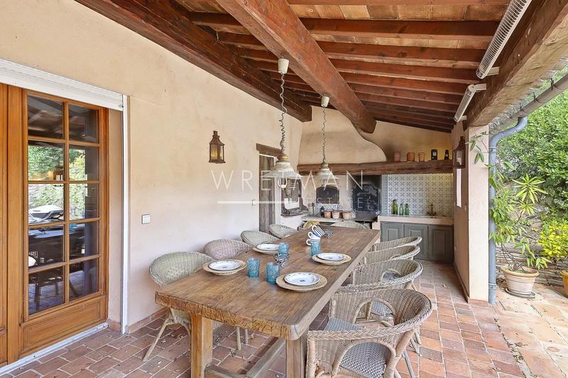 Villa - 210 m² - 6 pièces