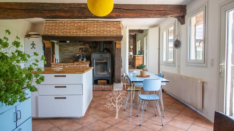 Maison - 240 m² - 6 pièces