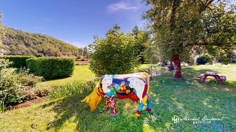 Maison - 230 m² - 9 pièces