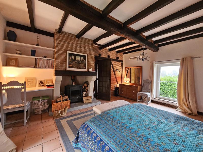 Maison traditionnelle - 250 m² - 10 pièces