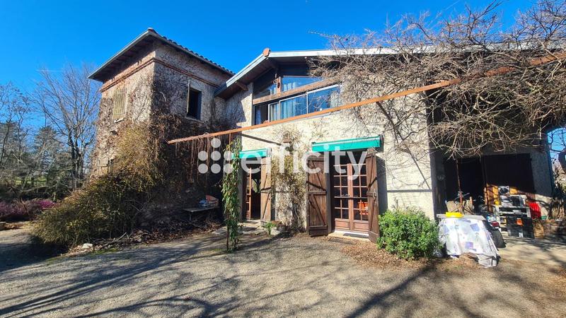 Maison - 200 m² - 5 pièces