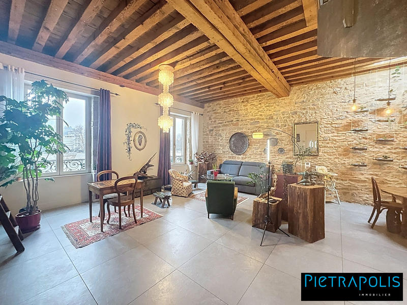 Appartement - 185 m² - 6 pièces