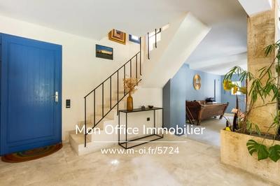 Propriété - 270 m² - 10 pièces
