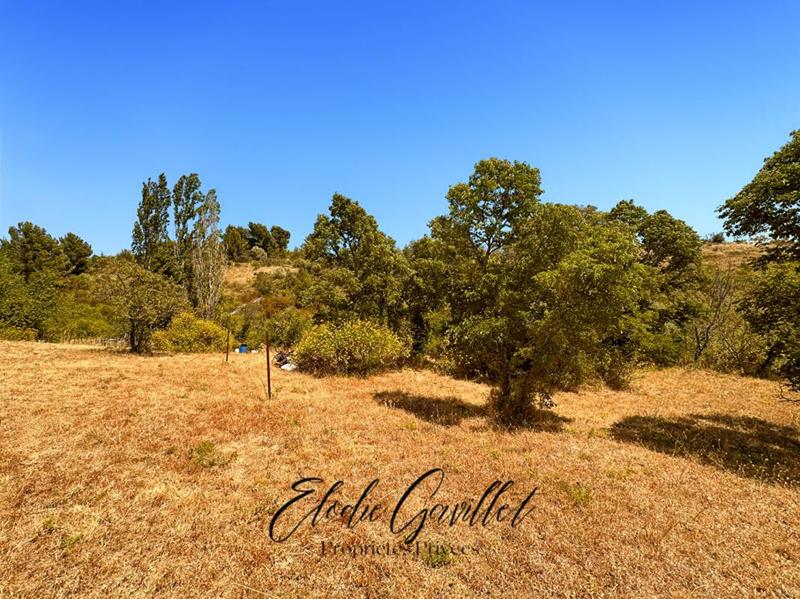 Terrain constructible - 3 070 m²