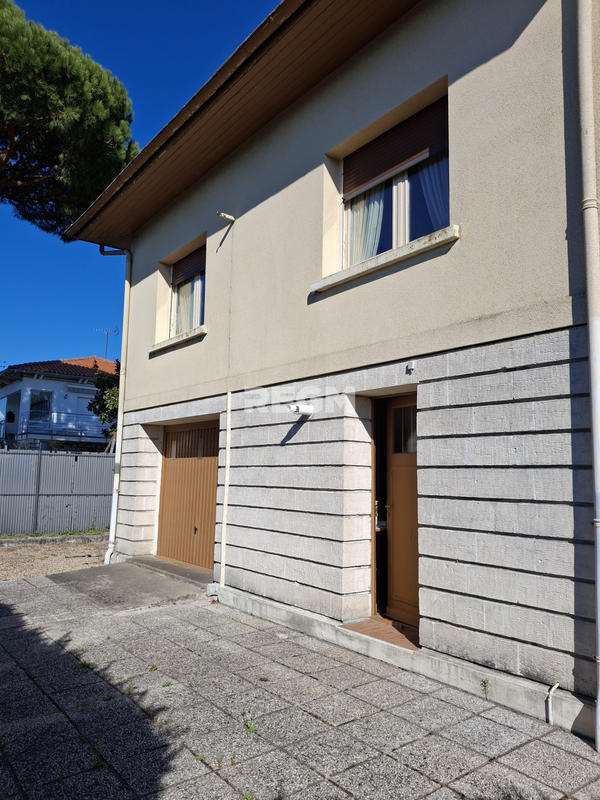 Maison - 180 m² - 8 pièces