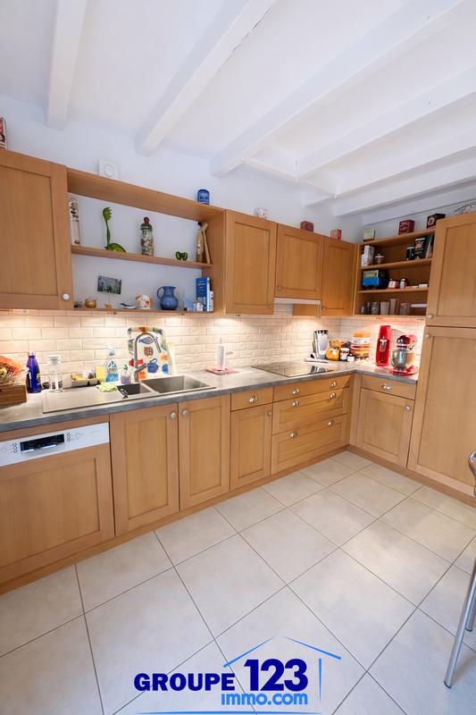 Maison - 251 m² - 8 pièces