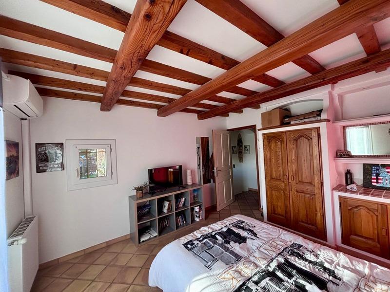 Maison - 185 m² - 9 pièces