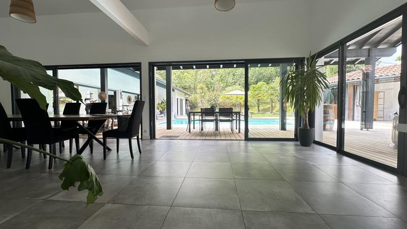 Maison d'architecte - 220 m² - 7 pièces