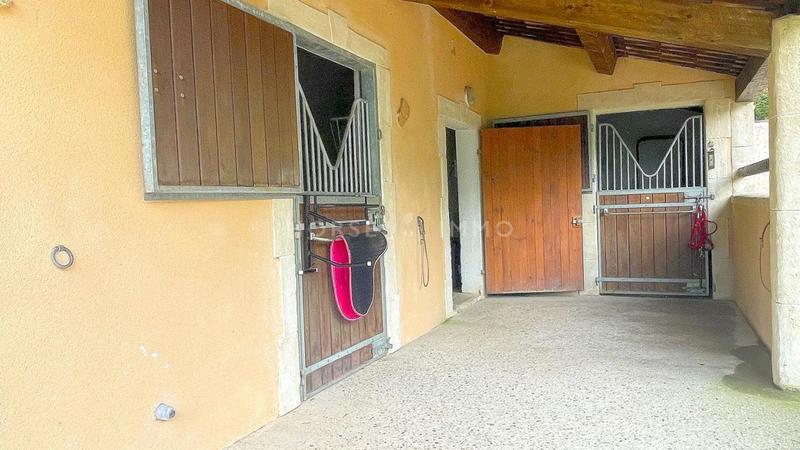 Demeure - 315 m² - 9 pièces