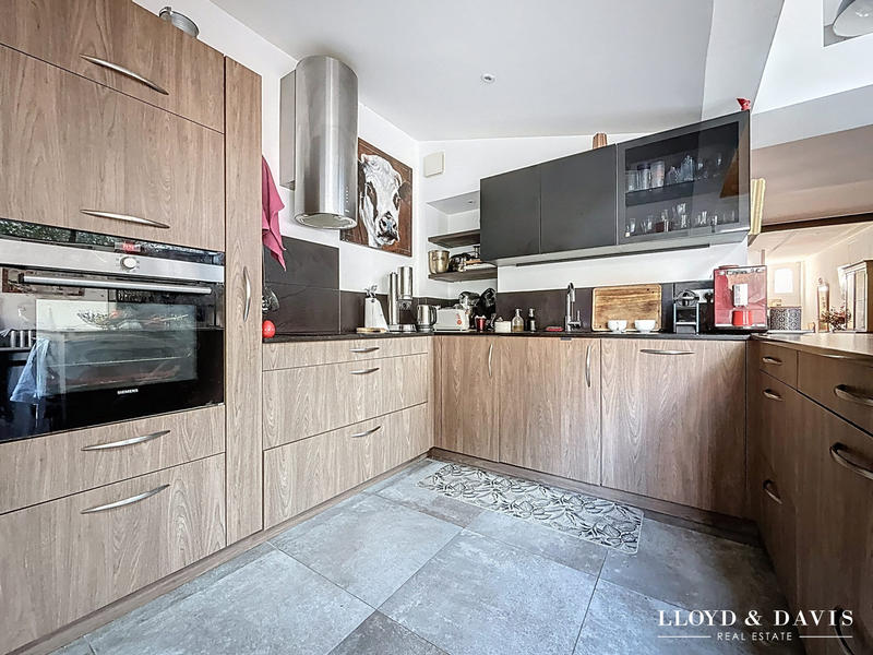 Maison - 185 m² - 6 pièces