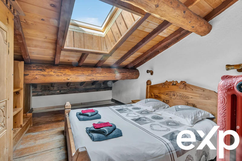 Maison - 438 m² - 12 pièces