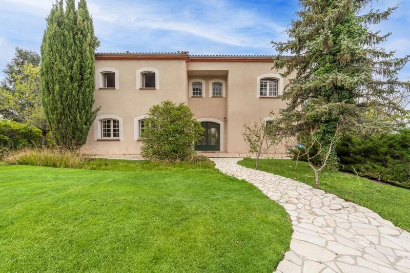 Maison de maîtres - 280 m² - 7 pièces