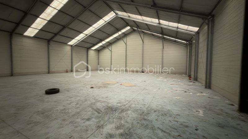 Local commercial - 1 471 m² - 2 pièces