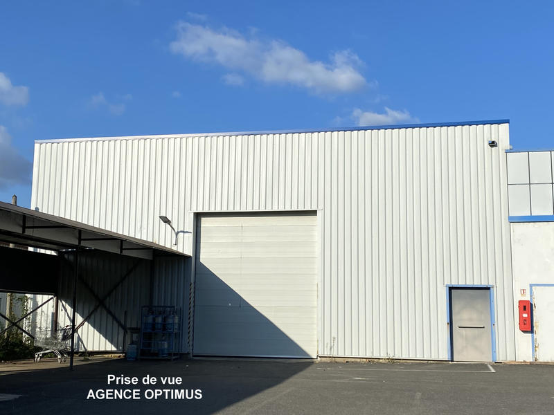 Local commercial - 2 100 m²