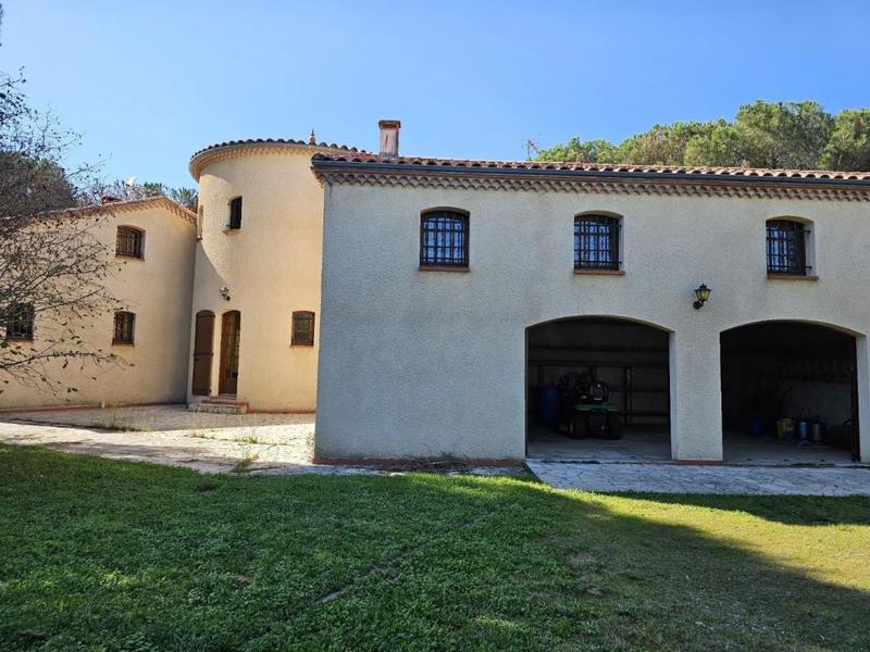 Villa - 250 m² - 6 pièces