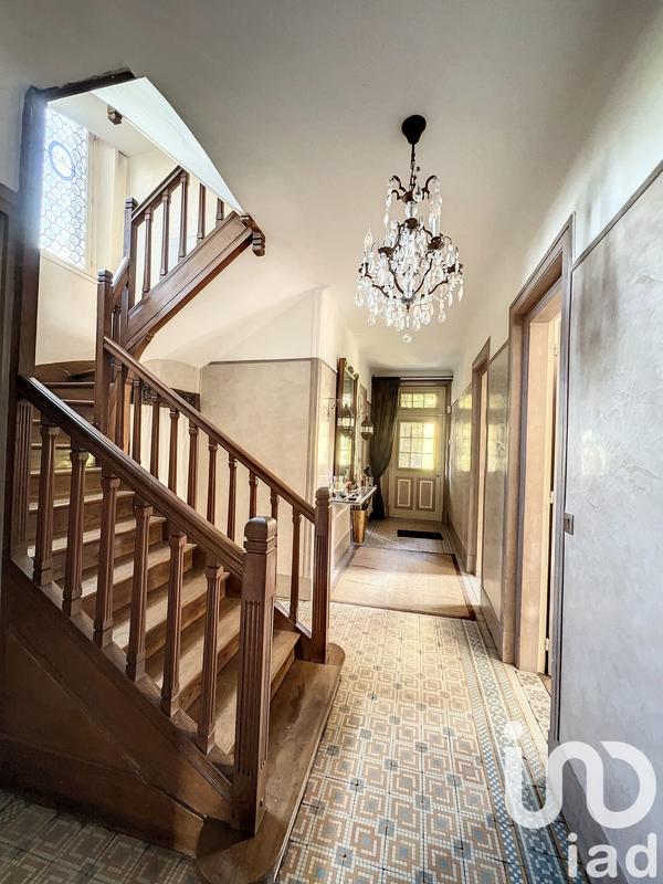 Maison - 252 m² - 11 pièces