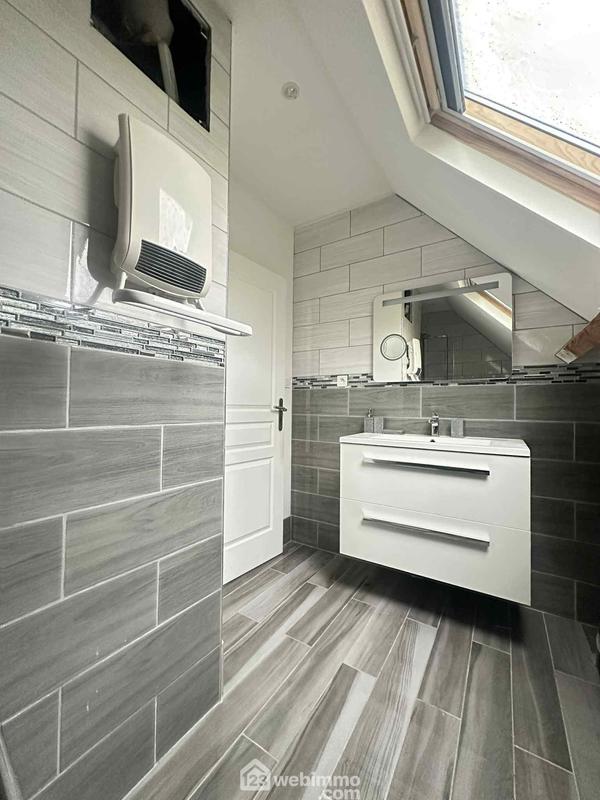 Maison - 140 m² - 8 pièces