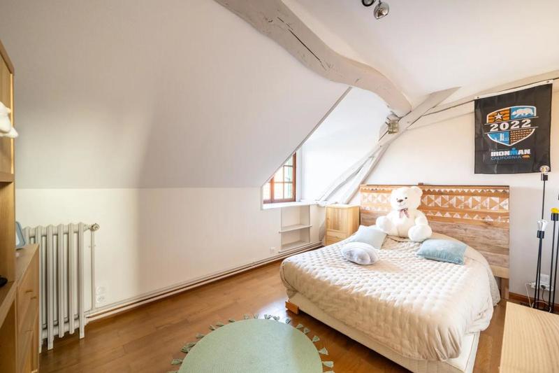 Corps de ferme - 270 m² - 9 pièces