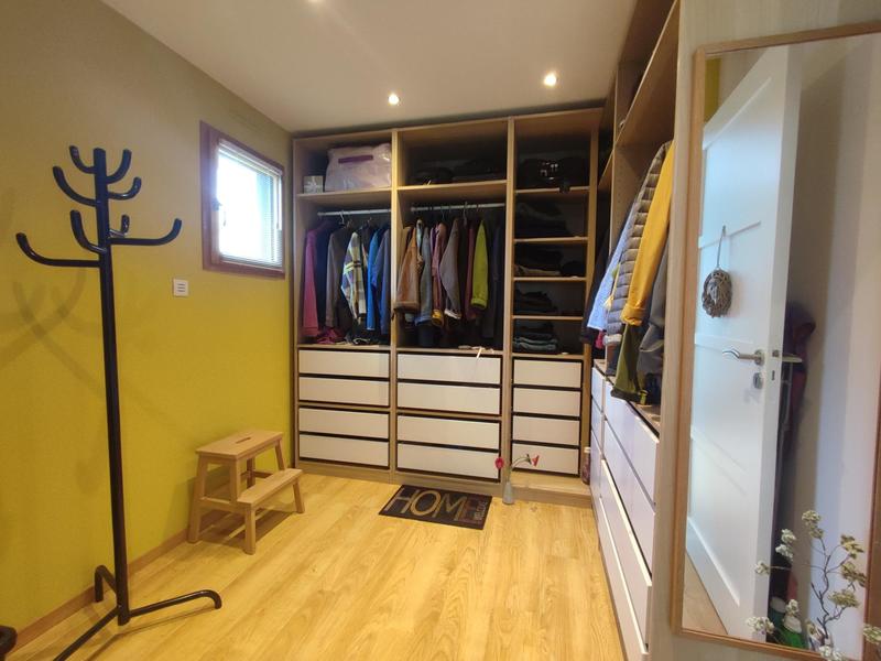 Maison - 242 m² - 8 pièces