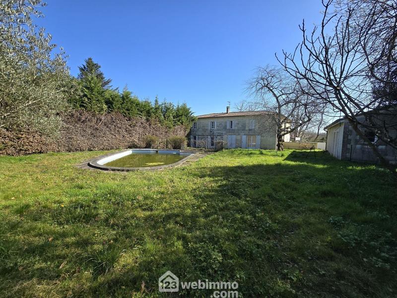 Maison - 331 m² - 10 pièces