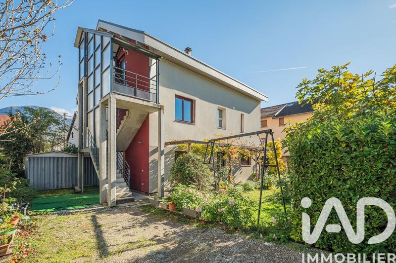 Maison - 254 m² - 10 pièces