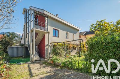 Maison - 254 m² - 10 pièces