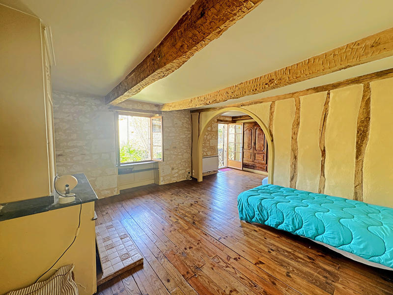 Maison - 202 m² - 6 pièces