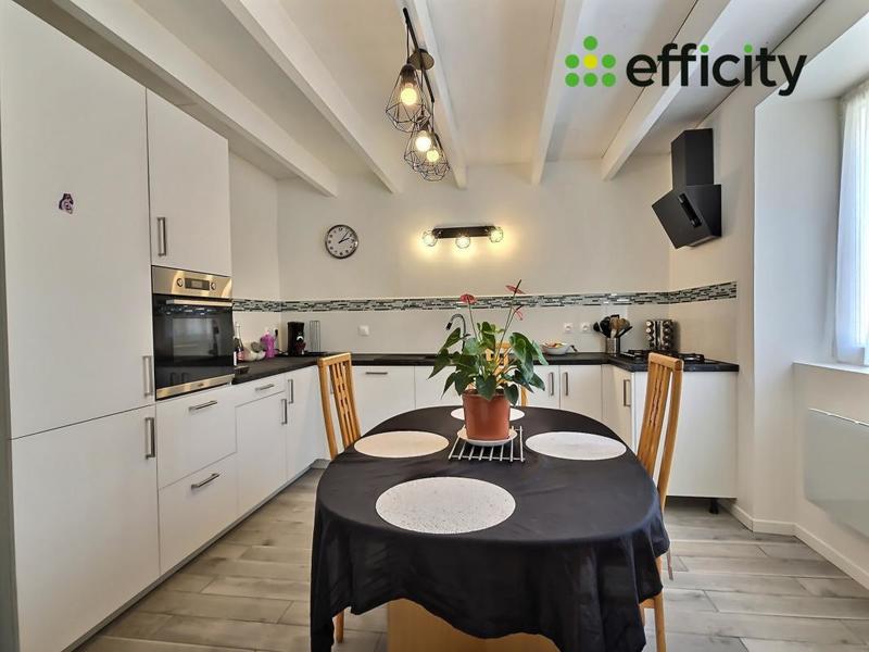 Maison - 92 m² - 5 pièces