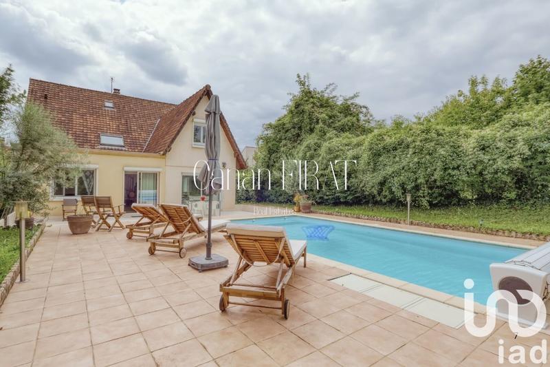 Maison - 195 m² - 7 pièces