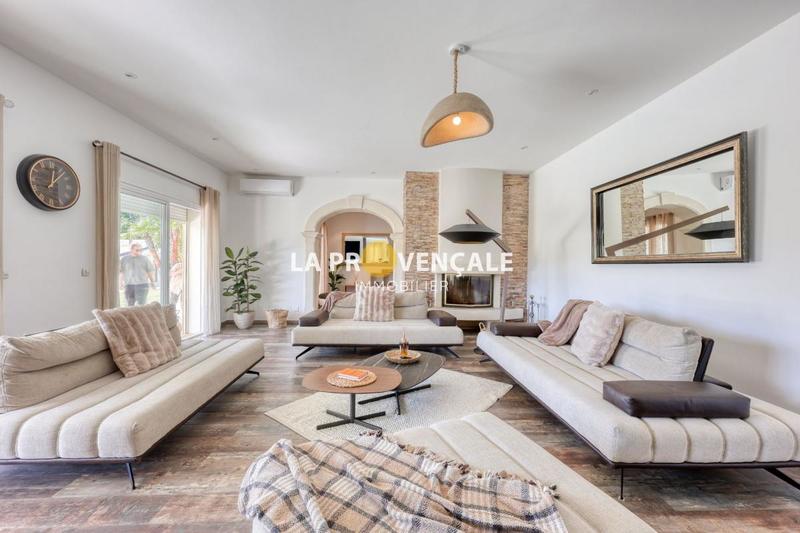 Villa - 250 m² - 6 pièces