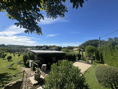 Mas - 425 m² - 14 pièces