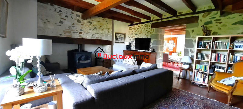 Maison - 230 m² - 7 pièces