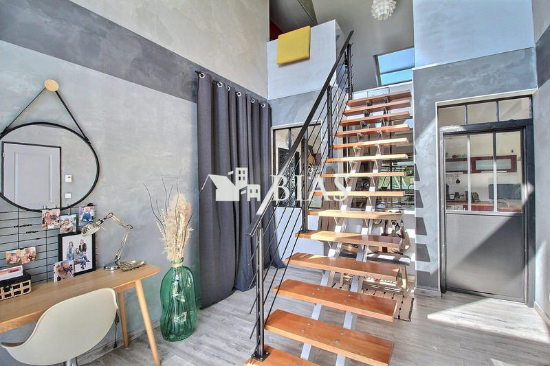 Maison - 168 m² - 7 pièces