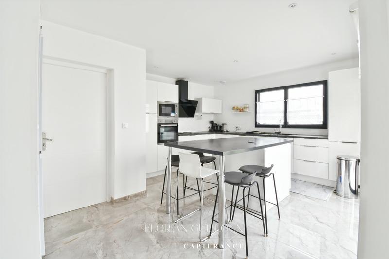 Maison - 141 m² - 6 pièces