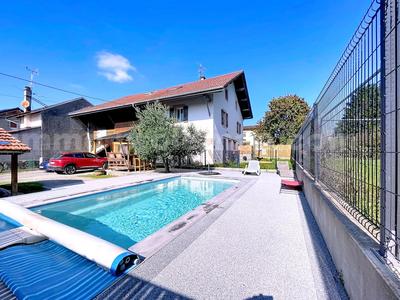 Corps de ferme - 238 m² - 7 pièces