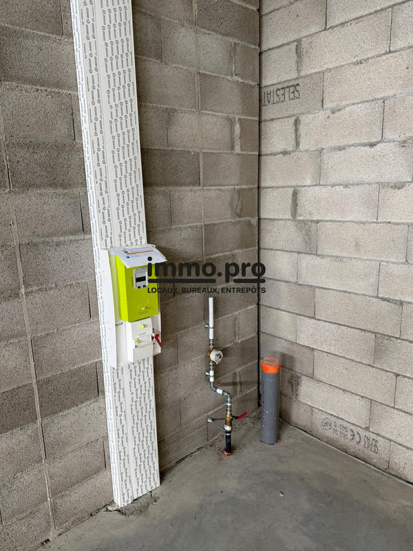 Local d'activités - 148 m²