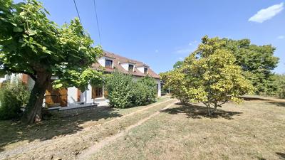 Maison - 183 m² - 8 pièces