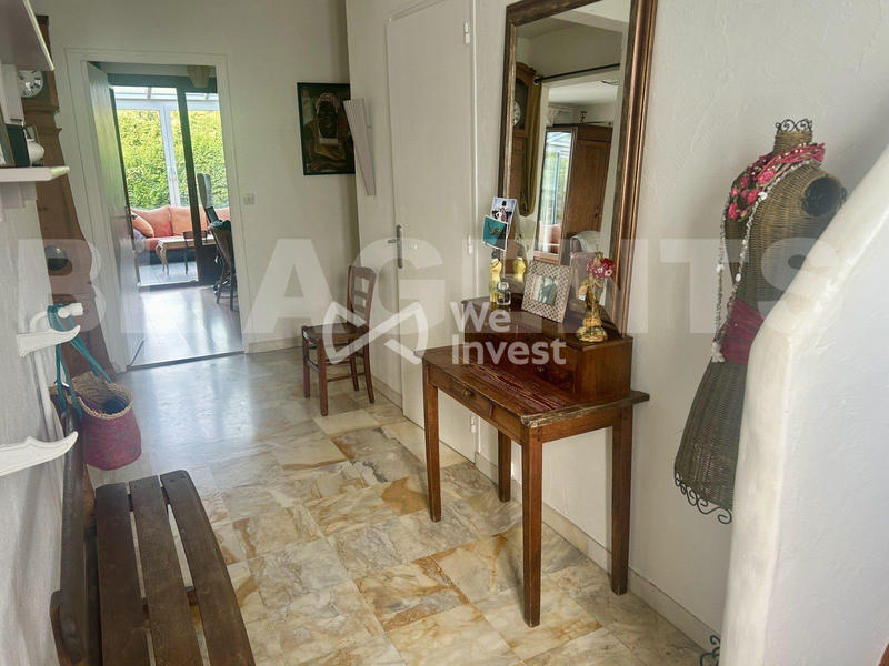 Maison - 228 m² - 10 pièces