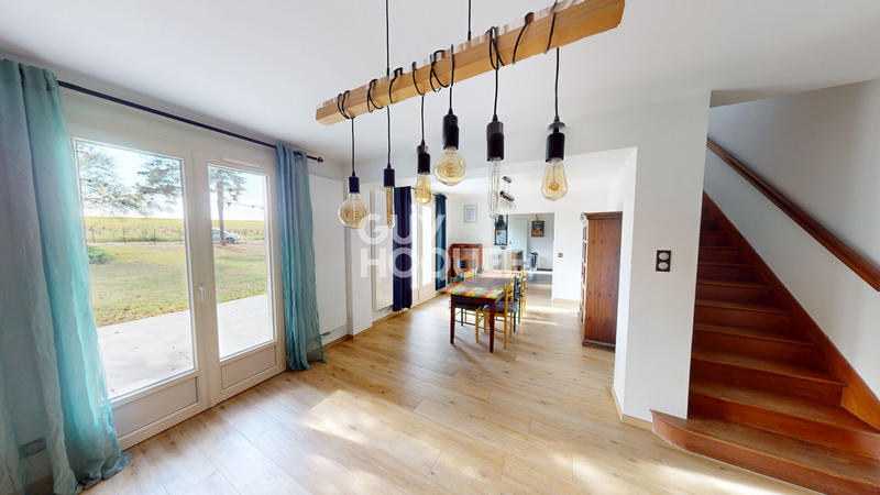 Maison - 137 m² - 6 pièces