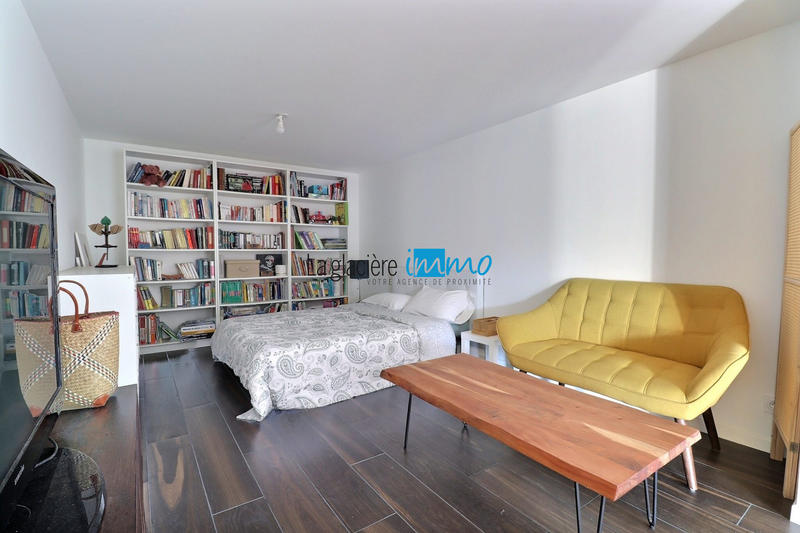 Maison traditionnelle - 240 m² - 7 pièces