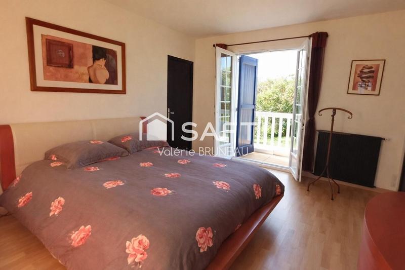 Maison - 255 m² - 9 pièces
