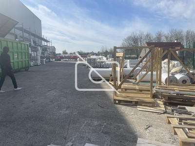 Entrepôt - 1 657 m²