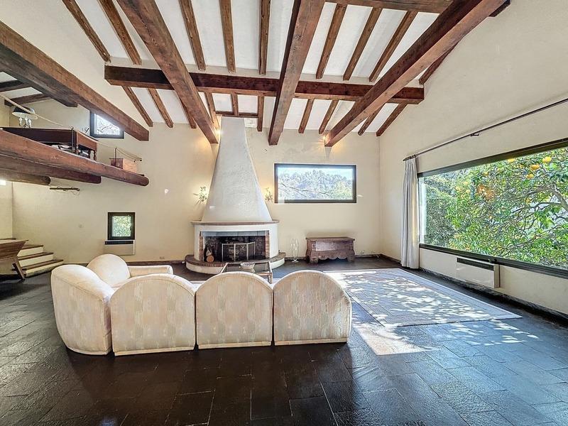 Propriété - 650 m² - 14 pièces