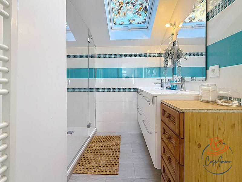 Maison - 180 m² - 6 pièces