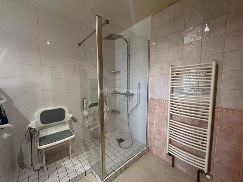 Maison - 234 m² - 9 pièces